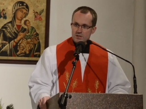 Ks. Chyła: Po ideologii komunizmu, nazizmu, naszą misją sprzeciw wobec ideologii LGBT