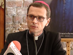"Maryjo, zaradź rozprzestrzenianiu się chorej ideologii". Kolejni biskupi stanowczo przeciw LGBT