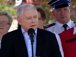 [video] Kaczyński o wyborach: "Tu będą się decydowały losy wsi i Polski powiatowej, i przyszłość narodu"