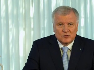 Szef niemieckiego MSW zapowiada cofanie statusów uchodźcy za prywatne wyjazdy do Syrii