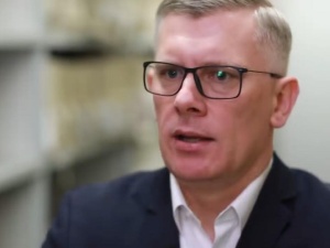 Cenckiewicz o Nitrasie: "Obrońca sądów przybył na proces bez dowodu osobistego! I ręki mi nie podał"