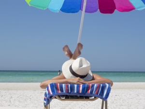 Szef PGZ oznacza w mediach społecznościowych miejsce swojego plażowania. Dziennikarz: "Gdzie są służby?!"