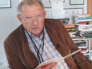 [video] "Obrońcy demokracji" czytają konstytucję. Art. o ochronie małżeństwa też przeszedł przez gardło