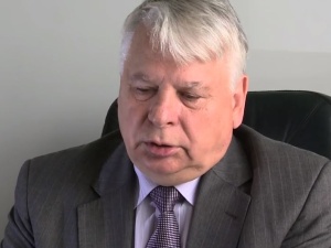 Senat ujawnił wykaz lotów Borusewicza o statusie HEAD. 12 razy na pokładzie była jego córka