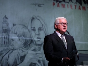 Wieluń. Prezydent Steinmeier po polsku: "Chylę czoła przed polskimi ofiarami niemieckiej tyranii..."