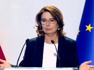 [video] "Gdzie jest program?". Zgubienie kartki i nerwowy śmiech Kidawy-Błońskiej esencją Konwencji KO