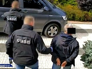 Policja w wielkiej akcji łapie przestępców w krakowskim klubie sportowym