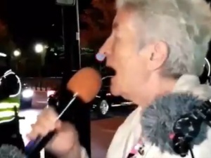 [video] Krystyna Pawłowicz atakowana przez "obrońców demokracji" - "Chuliganeria szczuta przez TVN"
