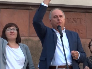 Paweł Zalewski [PO] udostępnia wpis "Soku z Buraka" o okupacji Polski. Dziennikarze komentują