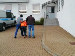 Policja zatrzymała pedofila, który zaatakował dziewczynkę w Zduńskiej Woli
