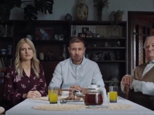 [video] Najzabawniejsza przeróbka spotu KO: "Jesteśmy rodziną uwięzioną w głowie Pana Grzegorza Schetyny"