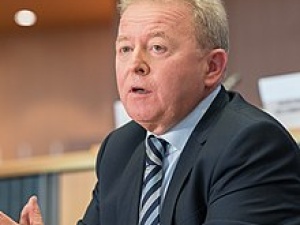 Czy totalna opozycja zablokowała nominację Polaka do KE? Kuzmiuk: W ostatniej chwili przyszła dyspozycja