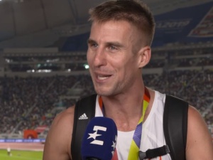 Medium Agory cytuje sportowca który mówi, że modli się przed biegiem. Fala krytyki w komentarzach