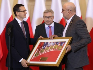 Premier: "Gdy siatkarze wygrywają, to rosną skrzydła wszystkim Polakom. Gratuluję sukcesów..."