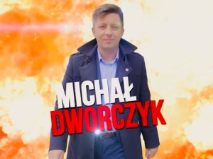 [video] Eksplozje, skok ze spadochronem... Efektowny spot Michała Dworczyka robi furorę w sieci