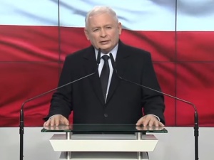 PKW przedstawia wyniki z ok. 91 proc. komisji. PiS wygrywa, w Sejmie pięć partii
