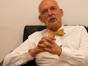 Korwin-Mikke obraża już jako poseł: "Przeciętny wyborca PiS człowiekiem inteligentnym nie jest"