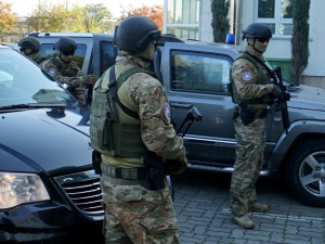 Ustawiali przetargi na sprzęt medyczny dla wojska. Teraz są w rękach CBA
