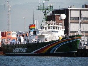 Red. Kostrzewa: "Greenpeace namawiający wszystkich, by żyć jak.... katolik"