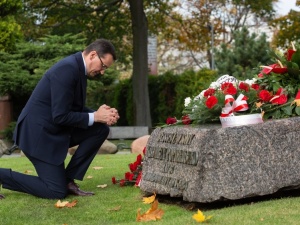 Obchody 35. rocznicy śmierci ks. Popiełuszki. Premier złożył wieniec na grobie błogosławionego