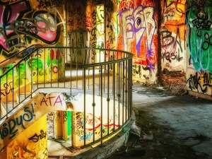 Jerzy Bukowski: Patriotyczny i wesoły piknik z graffiti w tle