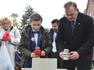 Piękny gest! 11-letni Kuba napisał list do Urzędu ds. Kombatantów, a oni… zabrali go na uroczystości