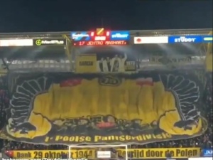 [video] Poruszające. Holenderscy kibice oddali hołd 1. Dywizji Pancernej