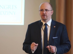 Mec. Kwaśniewski: RPO zaniepokojony, bo rodzice "wybrali źle" ws. "Tęczowego Piątku"