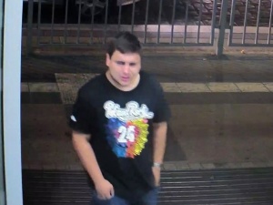 Szczecińscy policjanci poszukują podejrzanego o gwałt w koszulce Pol'and'Rock Festival