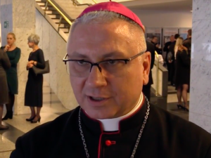 Dziś Dzień Zaduszny. Bp Miziński: To czas szczególnej i gorliwej modlitwy do Boga