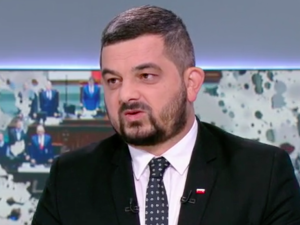 Krzysztof Sobolewski (PiS) o decyzji Tuska: W kioskach przy niektórych redakcjach zabrakło chusteczek