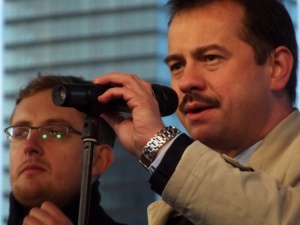 Artur Zawisza usłyszał zarzuty. Były poseł jechał bez prawa jazdy i potrącił rowerzystkę