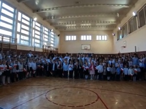 To już jutro! Miliony uczniów i nauczycieli odśpiewają wspólnie hymn narodowy
