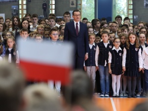 Premier wraz z dziećmi ze szkoły podstawowej odśpiewał "Mazurka Dąbrowskiego": To było piękne