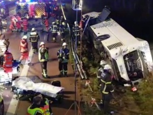 MSZ: Nie ma zagrożenia życia rannych w wypadku polskiego autokaru w Niemczech