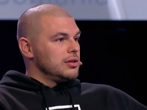 "Jestem potomkiem Bohaterów. Dziś WIELKI dzień każdego Polaka". Poruszający wpis znanego rapera