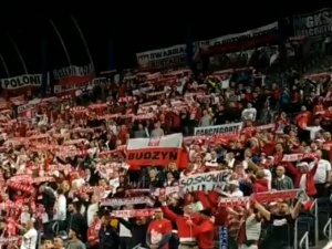 [video] A tak polscy kibice ryknęli Mazurka Dąbrowskiego na izraelskim stadionie!