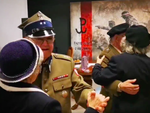 [video] Wzruszające. Huczna impreza z okazji 1. urodzin Domu wsparcia dla Powstańców Warszawskich