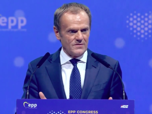 „Niezależnie czy ludzie mnie lubią, czy nie, liczą się z moją opinią”. Tusk o nowym ruchu politycznym