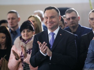 [Sondaż] Andrzej Duda z ogromną przewagą nad resztą kandydatów. Zapytano także o Hołownię