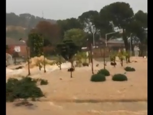 [video] Potężne powodzie na południu Francji. W Nicei wyją syreny