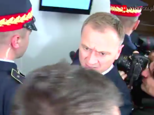 [video] "Kim pan jest? Co pan robi?". Awantura z udziałem Nitrasa po komisji z Banasiem