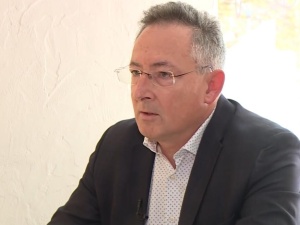 Z takimi kadrami trudno się dziwić tylu aferom. Tak były szef MSW z PO nabiera się na fejkowe wpisy na TT