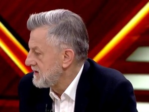 [video] Prof. Zybertowicz o Banasiu: "Albo on poda się do dymisji, albo poda do dymisji swój honor"