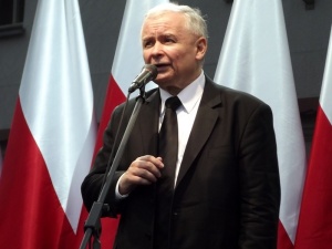 "RZ" o kulisach konfliktu Banasia z PiS: "Otwarta wojna", kartą przetargową spółki syna szefa NIK