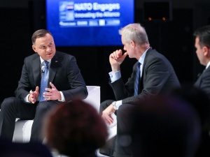 Prezydent uczestniczył w dyskusji podczas szczytu NATO, nadał także stopień generalski płk. Kornickiemu
