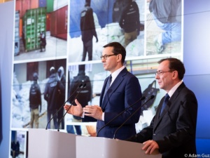 „2 tony kokainy z Kolumbii o wartości około 2 mld zł”. Udaremniono wielki przemyt narkotyków