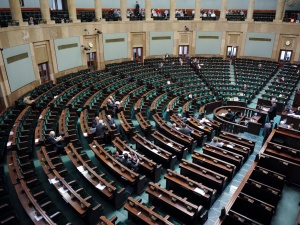 [SONDAŻ]: Prawo i Sprawiedliwość z dużą przewagą