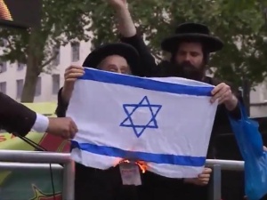 [video] Żydzi w Turcji palą flagę Izraela: "Izrael nie jest państwem żydowskim"
