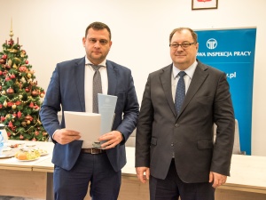 Michał Ossowski, redaktor naczelny „TS” z nagrodą Głównego Inspektora Pracy